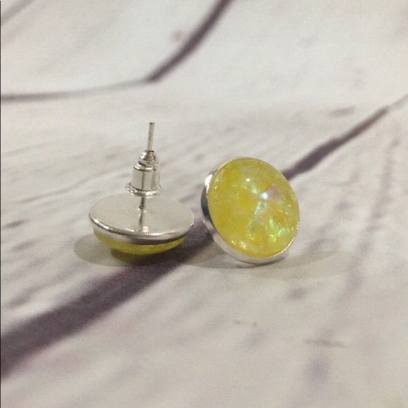 Swanky Coconut Yellow Opal Fire Stud Earrings Silver 12mm - Picture 2 of 4